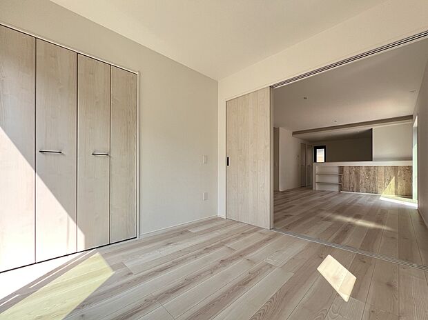 リビングの他に洋室を4部屋ご用意いたします(1号棟同仕様)