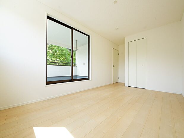2階には洋室を3部屋ご用意いたします(同仕様)