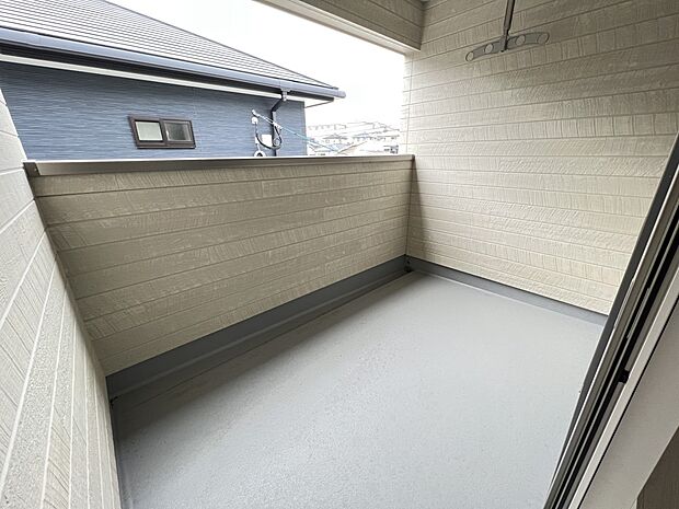 7.5帖の洋室にはバルコニーを設置します(同仕様)