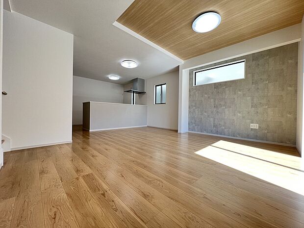 【リビング】リビングイン階段を採用したリビングルーム ご家族の憩いの場として大活躍です