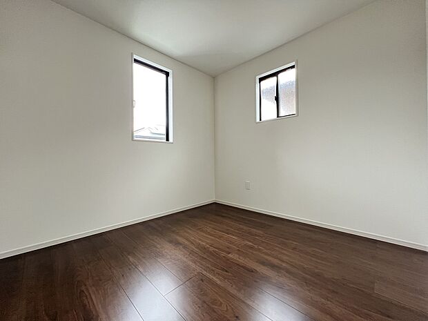 【洋室】洋室5.2帖 お子さまのお部屋としてもお使いいただけます