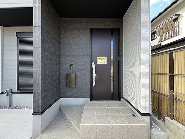 【玄関】玄関アプローチ(1号棟)