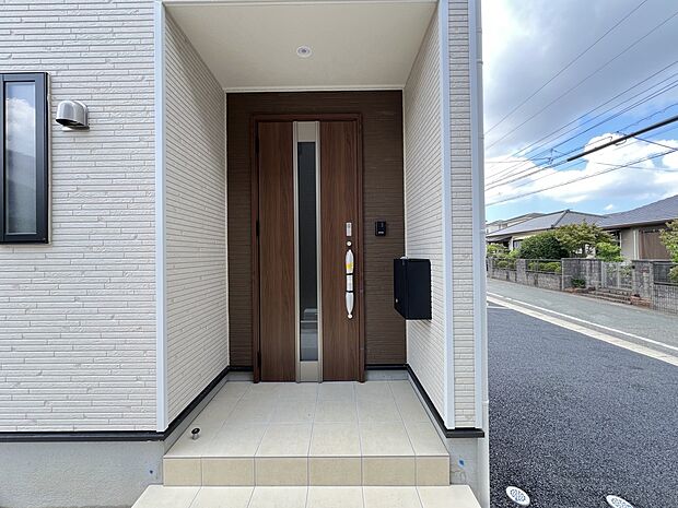 【玄関】玄関アプローチ(2号棟)