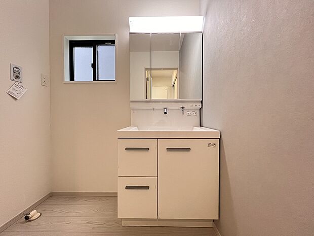 【洗面台・洗面所】三面鏡仕様の洗面化粧台