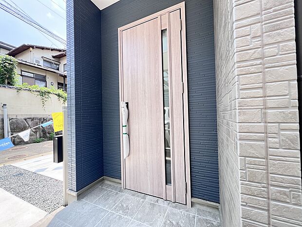 【玄関】玄関アプローチ(2号棟)