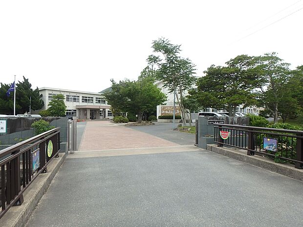 糸島市立可也小学校(約2,620m・徒歩33分)