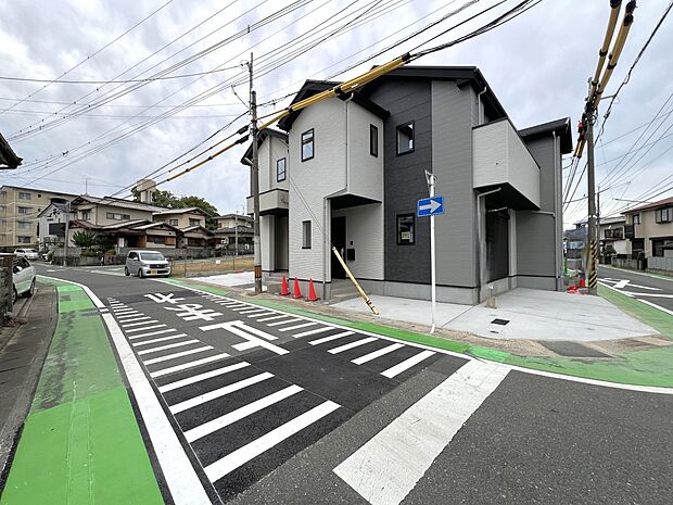 【前面道路含む現地写真】前面道路:南東側6m公道