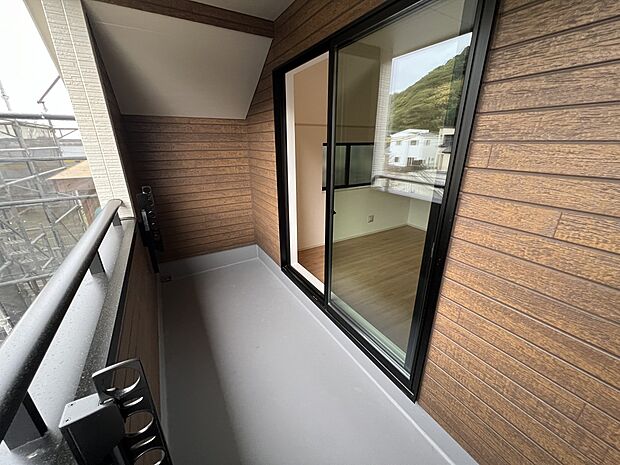 【バルコニー】南西向きバルコニー(B号棟)
