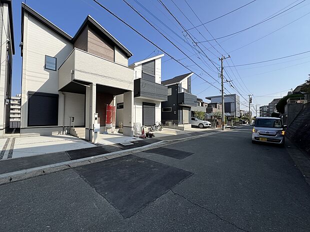 【前面道路含む現地写真】前面道路:南側7.3m公道