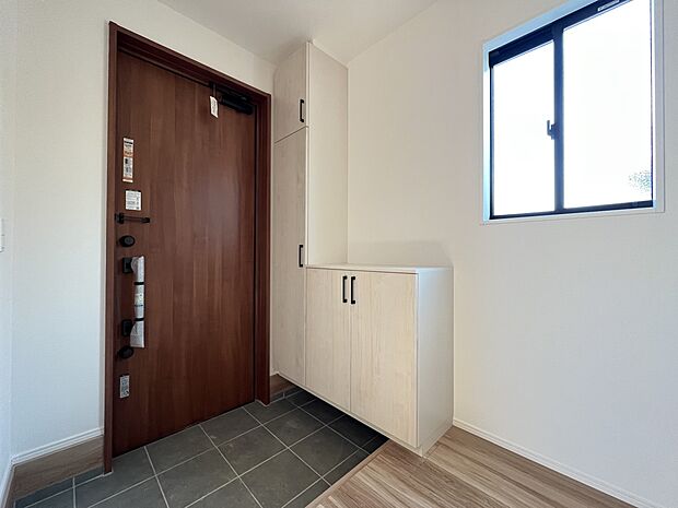 【玄関】シューズボックス付きの玄関(1号棟)