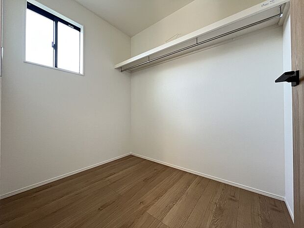 【収納】2階には大容量のファミリークロークもご用意!(1号棟)