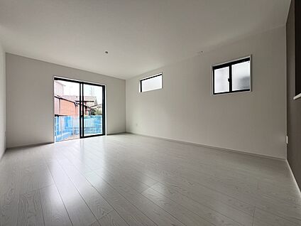 同仕様写真(リビング)