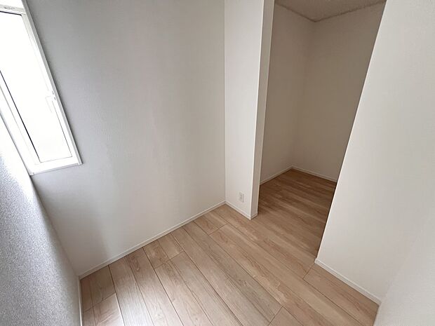 【収納】パントリー2帖、ユーティリティスペース2帖