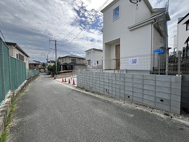 【前面道路含む現地写真】前面道路:東側3.6~4.3m公道