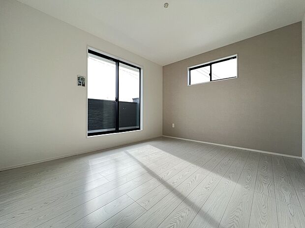 【その他内観】洋室7帖 ウォークインクローゼット、バルコニー付の居室です