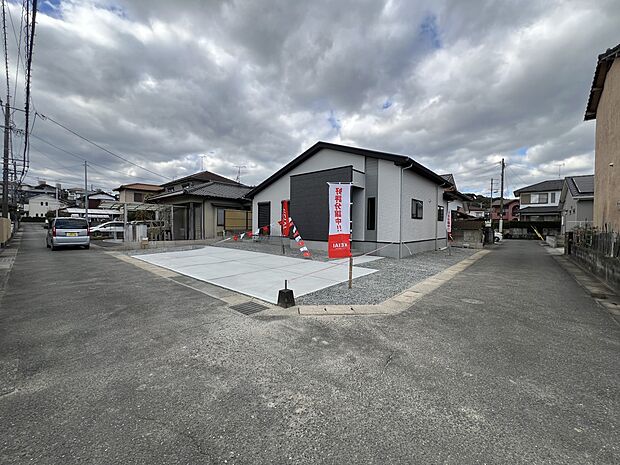 【現地外観写真】現地  角地につき開放的です