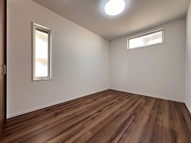 【洋室】洋室6.5帖 2階の居室は全室6帖以上のゆとりのある間取りです