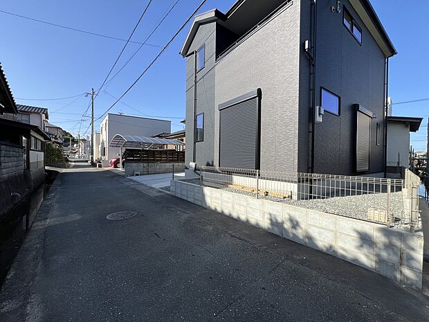 【前面道路含む現地写真】前面道路:南側4m公道