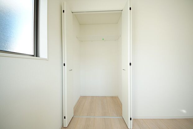 【同仕様写真(その他内観)】収納スペース(2号棟同仕様)