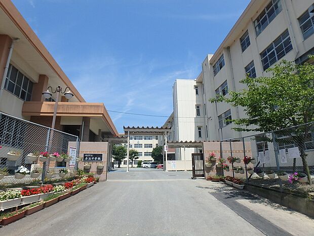 福岡市立長丘中学校（約1,600m・徒歩20分）