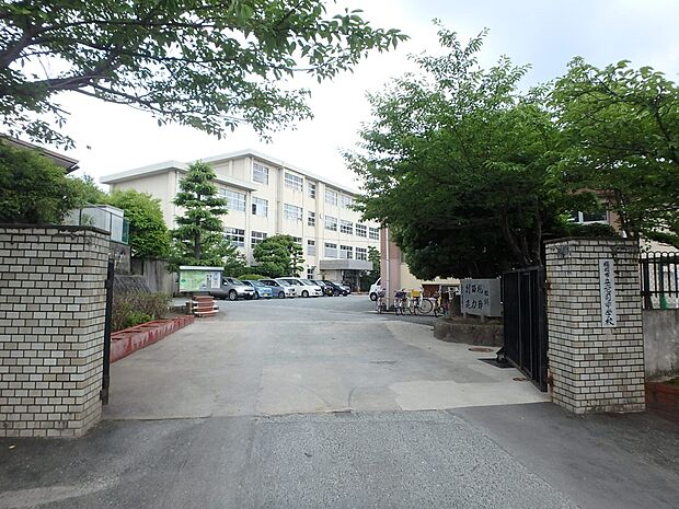 福岡市立老司中学校（約559m・徒歩7分）