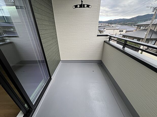 【バルコニー】バルコニーは南と西の2面にご用意いたします(1号棟)
