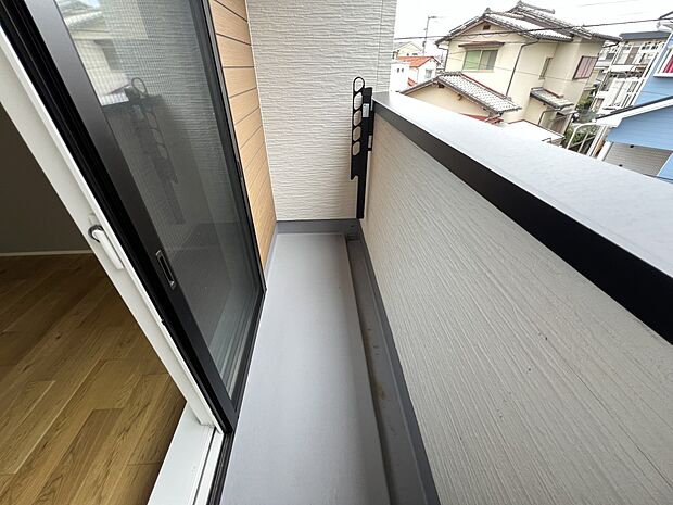 【同仕様写真(その他内観)】陽当り良好、南向きのバルコニー(同仕様)