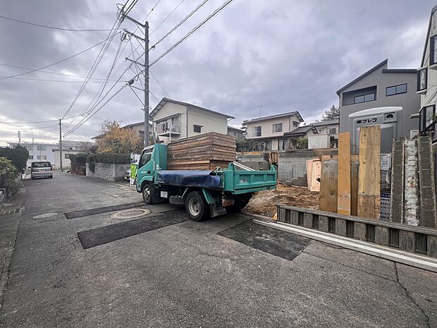 【前面道路含む現地写真】南東側5m公道