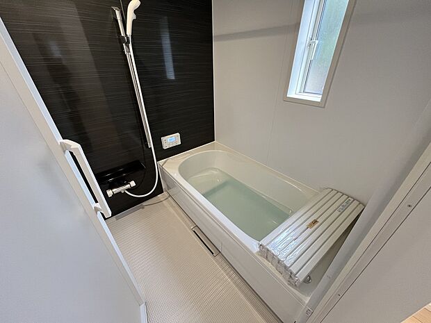 【浴室】1坪タイプのバスルーム!オートバスシステム、浴室暖房乾燥機付きで、いつでも快適にお過ごしいただけます