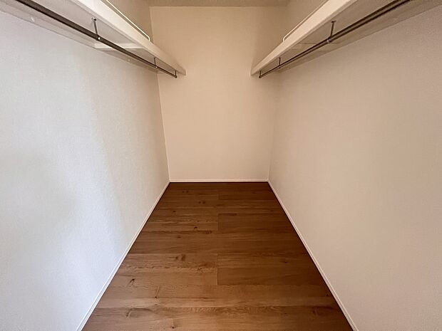 【同仕様写真(その他内観)】ウォークインクローゼット(2号棟同仕様）