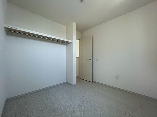 【洋室】洋室4.5帖　2階に洋室は4部屋ご用意いたしました