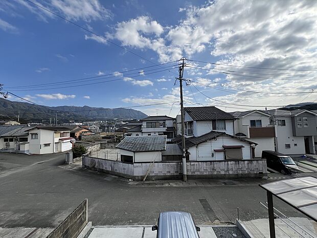 【住戸からの眺望写真】バルコニーからの眺望　開放的な景色が広がります