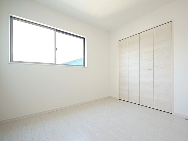 【同仕様写真(その他内観)】洋室4.6帖 2面採光仕様のお部屋です(同仕様)