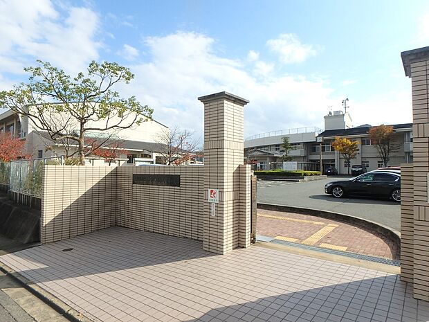 大野城市立月の浦小学校(約1,500m・徒歩19分)