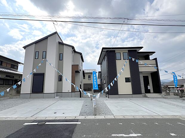 【現地外観写真】全2棟外観 左:1号棟 右:2号棟