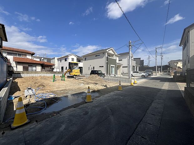 【前面道路含む現地写真】前面道路:南東側4m公道