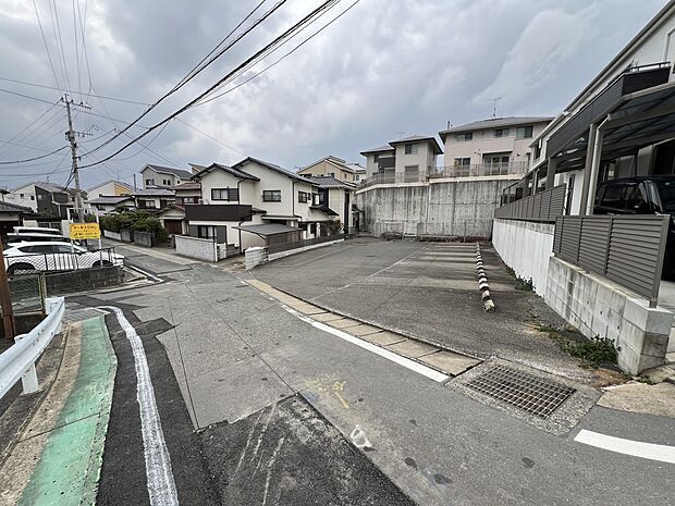 【前面道路含む現地写真】前面道路:南東側3.9m公道
