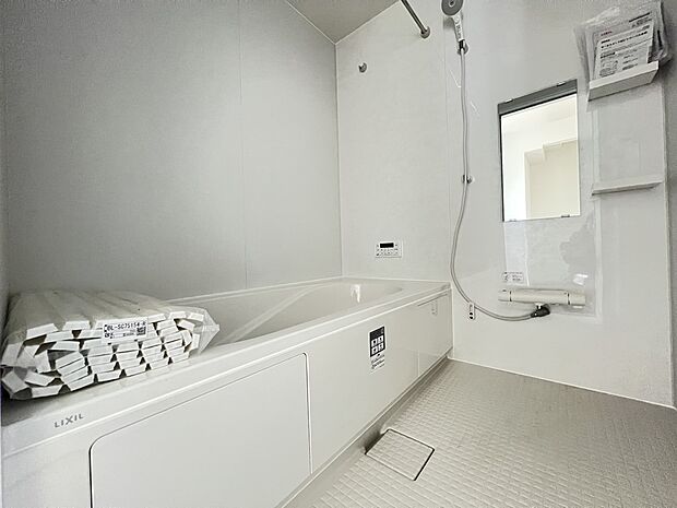 【浴室】1坪タイプのバスルーム!浴室暖房乾燥機、オートバス付きで、いつでも快適にお過ごしいただけます(3号棟)