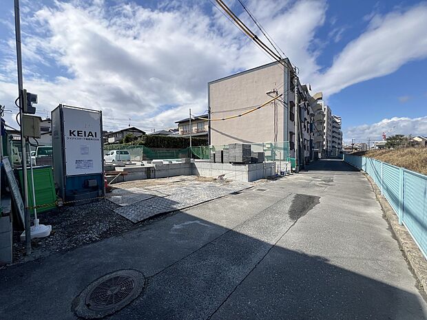 【前面道路含む現地写真】前面道路:東側4m公道 セットバック有