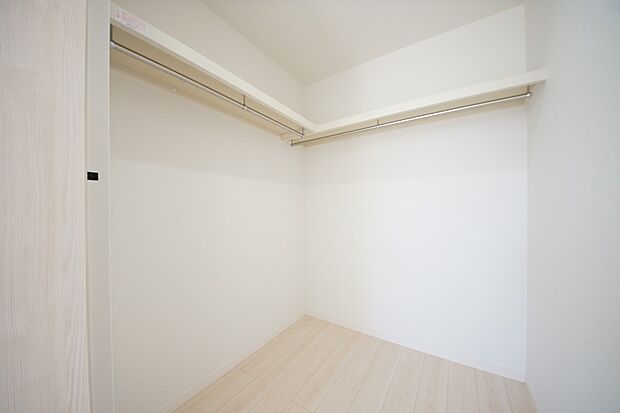 【同仕様写真(その他内観)】ウォークインクローゼットは2ヶ所にご用意いたします(同仕様)