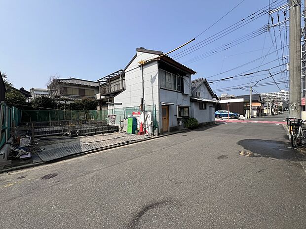 【前面道路含む現地写真】前面道路:南東側6m公道