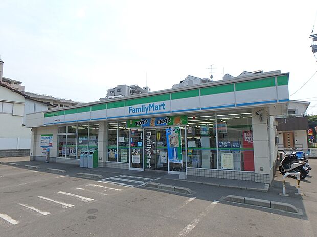 ファミリーマート 春日須玖南五丁目店（約220m・徒歩3分）