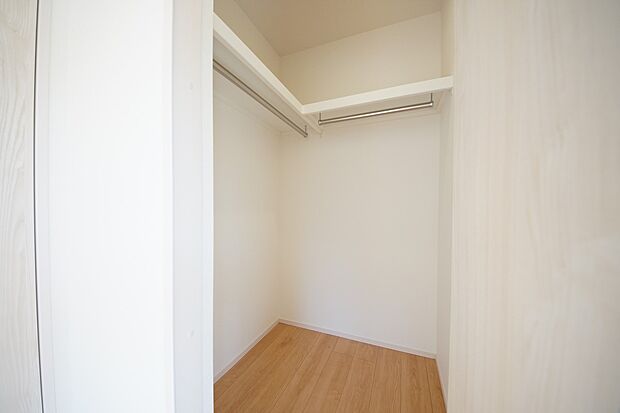 【同仕様写真(その他内観)】ウォークインクローゼットは2ヶ所にご用意いたします(2号棟同仕様)