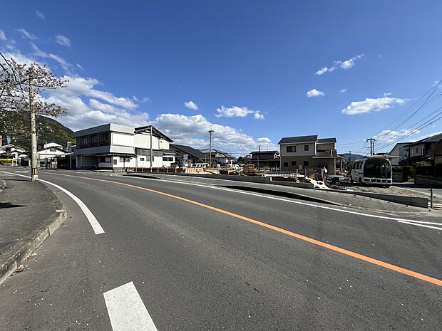 【前面道路含む現地写真】前面道路:北側11.3m公道