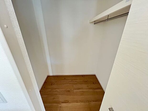 【同仕様写真(その他内観)】ウォークインクローゼット（同仕様)