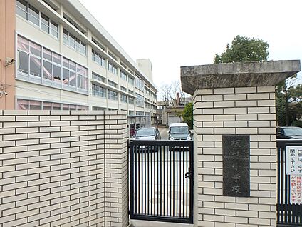 福岡市立板付小学校 180m(3分)