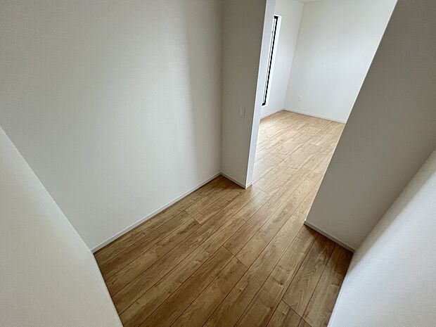 【同仕様写真(その他内観)】ウォークインクローゼット(同仕様)