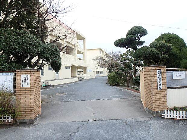 福岡市立西福岡中学校（約600m・徒歩8分）