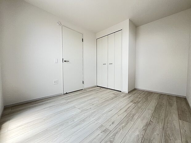 【洋室】洋室5帖 3階には洋室を3部屋ご用意いたしました(1号棟)