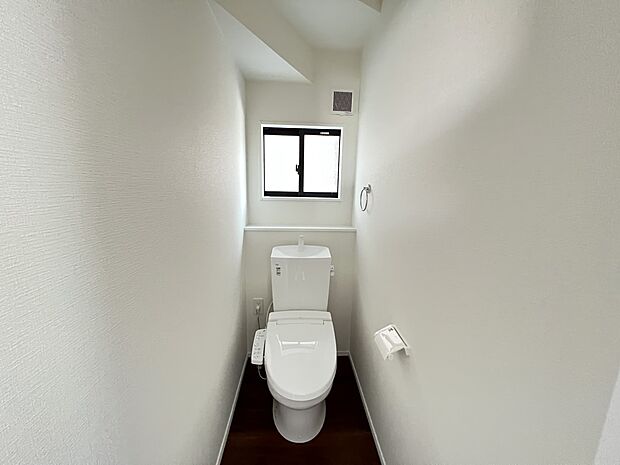 【トイレ】トイレは1、2階ともにございます ウォシュレット機能付き(1号棟)
